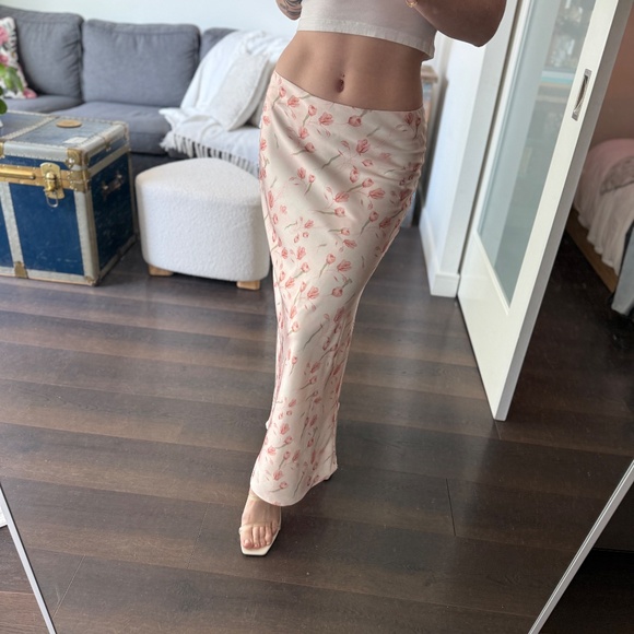 BAILEY ROSE - Floral Tulip Maxi Skirt 🌷 SIZE SMALL - Picture 3 of 10